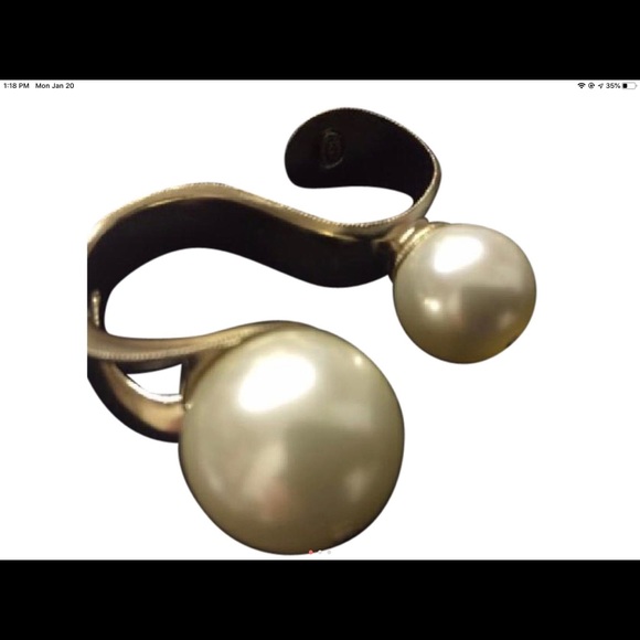 Chanel Ring - Picture 1 of 3